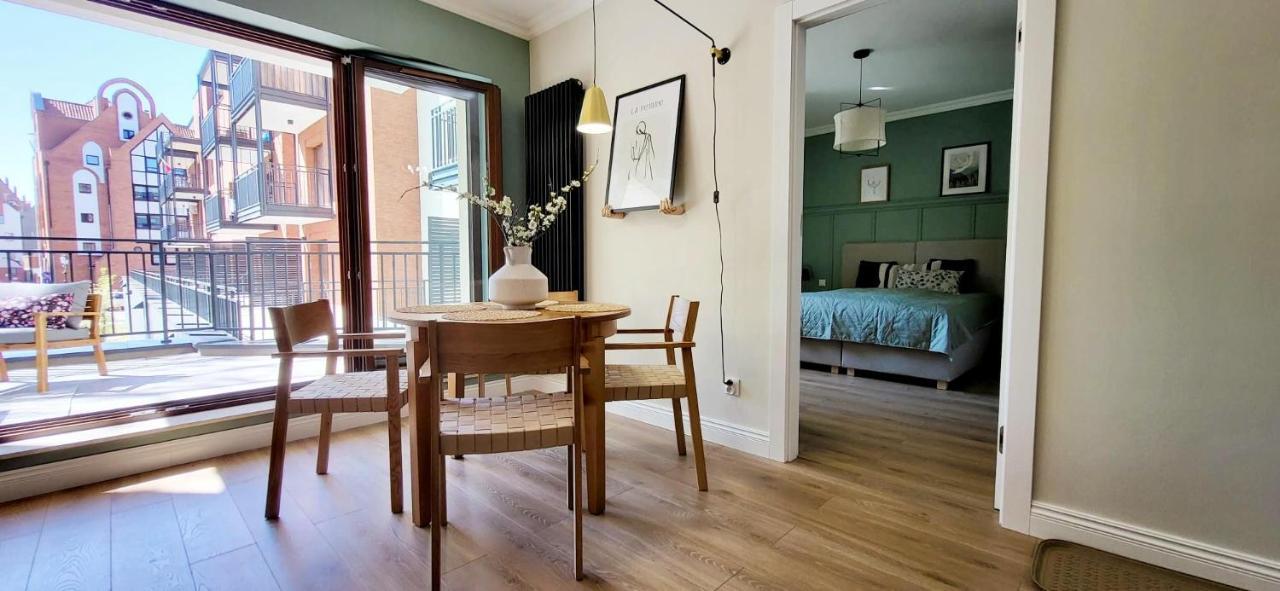 Komfortowy Apartament Przy Bramie Targowej Z Tarasem- Old Town Эльблонг Экстерьер фото